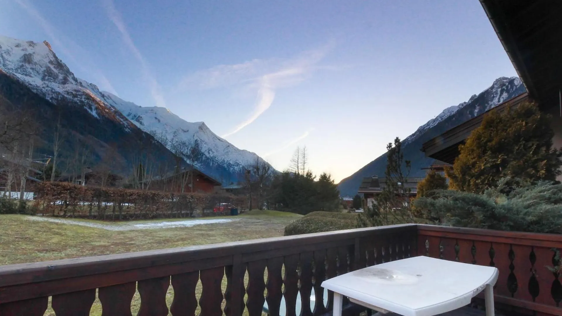 Chalet Ancelles - Les Praz - Golf - Vue Mont-Blanc - Randonnees Chamonix