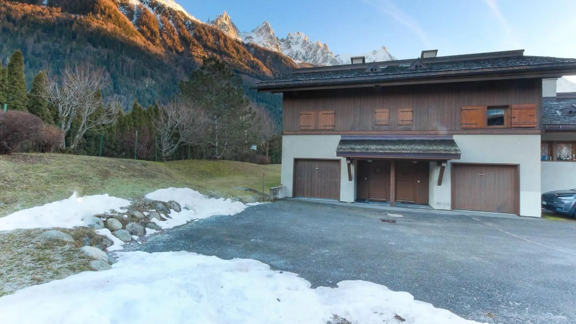 Chalet Ancelles - Les Praz - Golf - Vue Mont-Blanc - Randonnees Chamonix Frankrijk