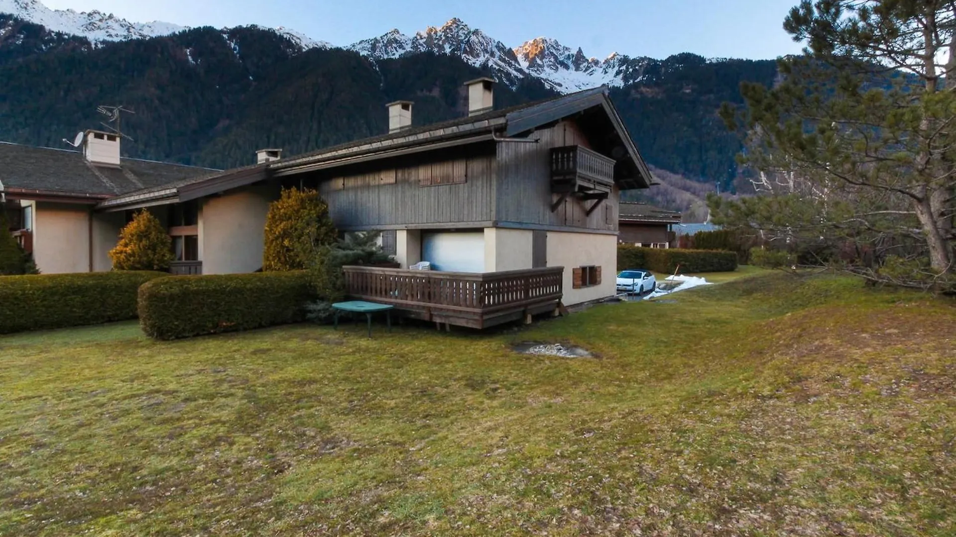 Chalet Ancelles - Les Praz - Golf - Vue Mont-Blanc - Randonnees Chamonix